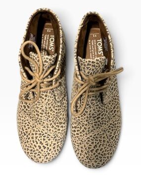 TOMS Kala Desert Wedge Cheetah Leopard Suede Booties Size 3 Woman’s